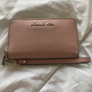Michael Kors Jet Set Saffiano Wristlet Powder Pink